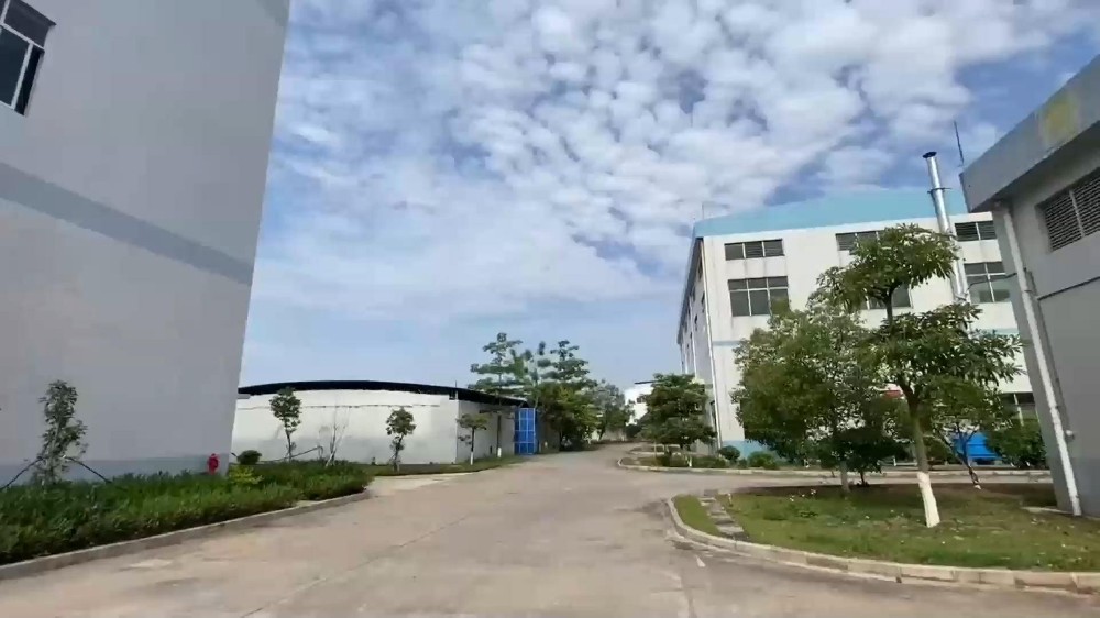 藍(lán)柯路 再添設(shè)備，迎難而上