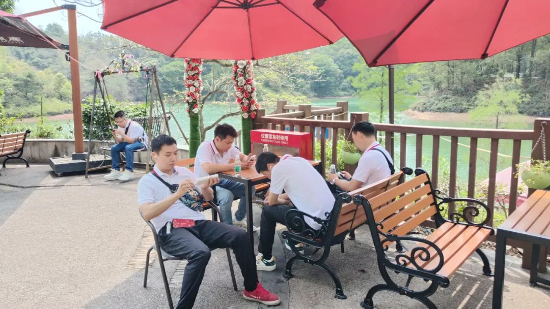 覽紅花湖美景，鑄藍(lán)柯路精神